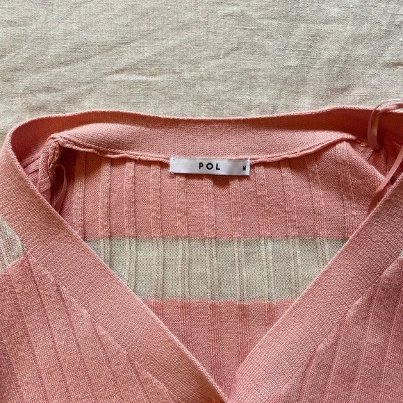 Light weight cardigan perfect for transitioning from late Spring to early Summer - Picture 4 of 5